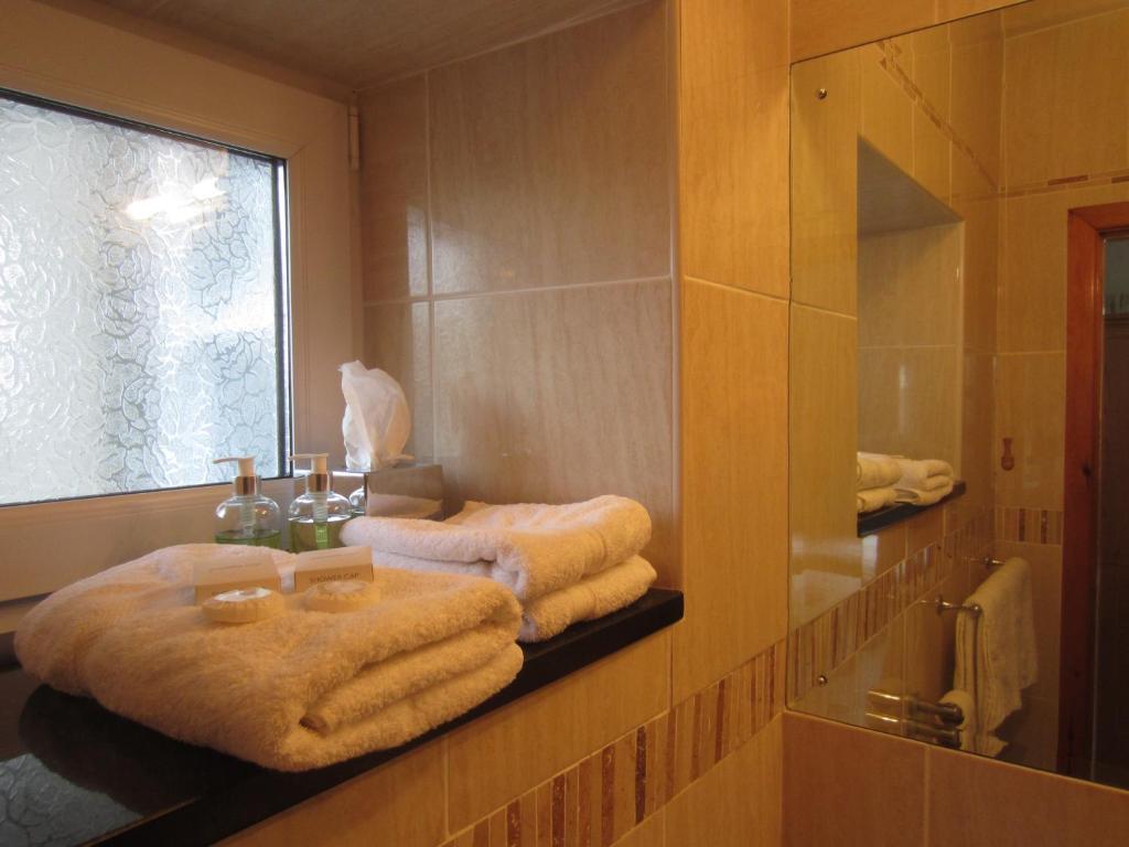 Gwrach Ynys Country Guest House Гарлек Номер фото